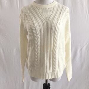Women's Chunky Knit Sweater sz M cream colored sweater